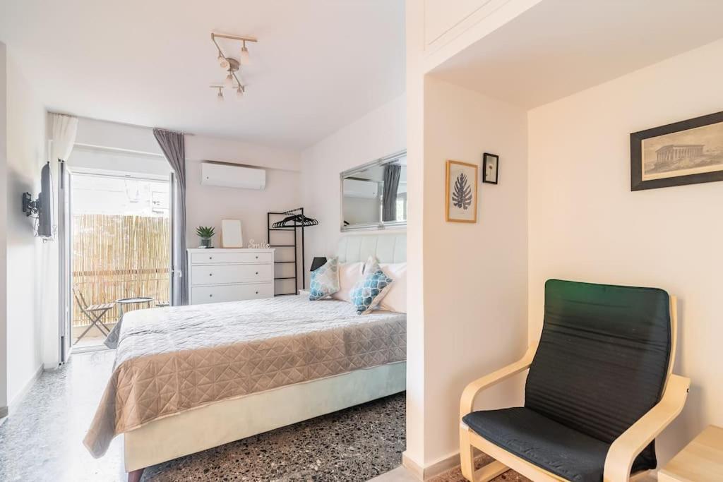 Chic Apt Near Acropolis - Avdi Square Atenas Exterior foto